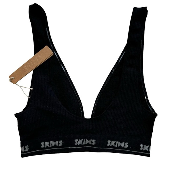 NWT SKIMS seamless rib intimates plunge logo bralette in the color Onyx!! XXS - Picture 2 of 5